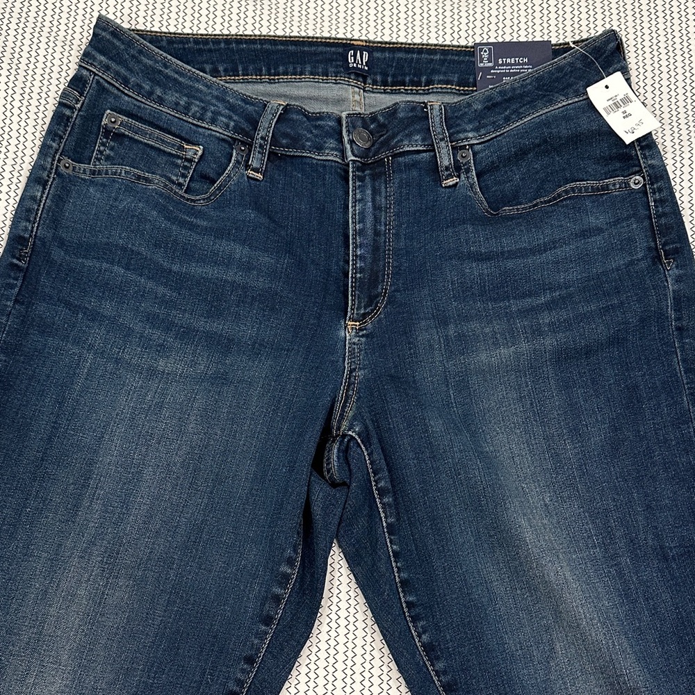 NWT GAP Women's Dark Blue Curvy Skinny Jeans 32
